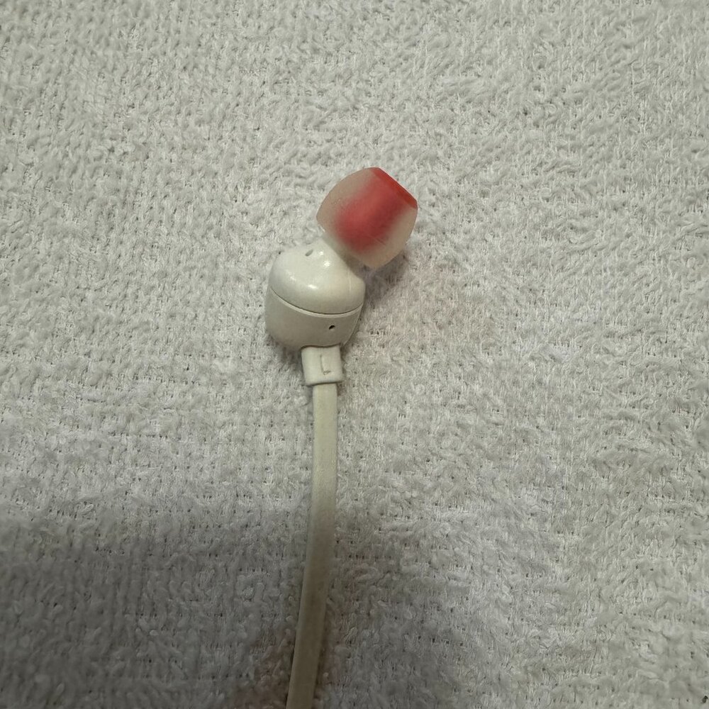 JBL In-Ear Headphone with One-Button Remote, White - Picture 2 of 6